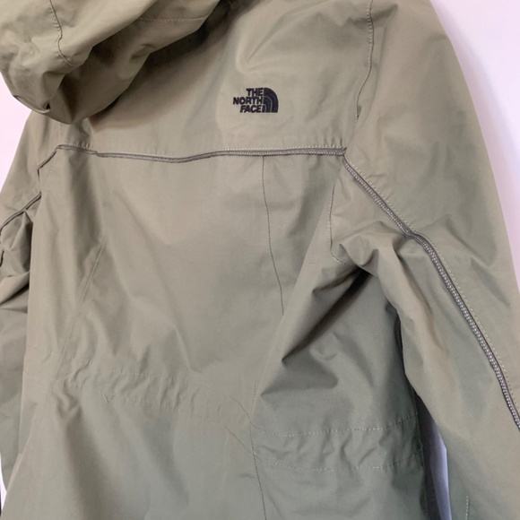 NWOT DryVent Rain Jacket: The North Face - Picture 8 of 13